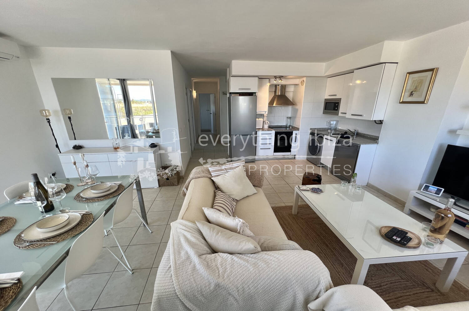 Stylish Modern 3 Bedroom Apartment Close to the Beach & Prestigious Marinas, ref. 1709, for sale in Ibiza by everything ibiza Properties