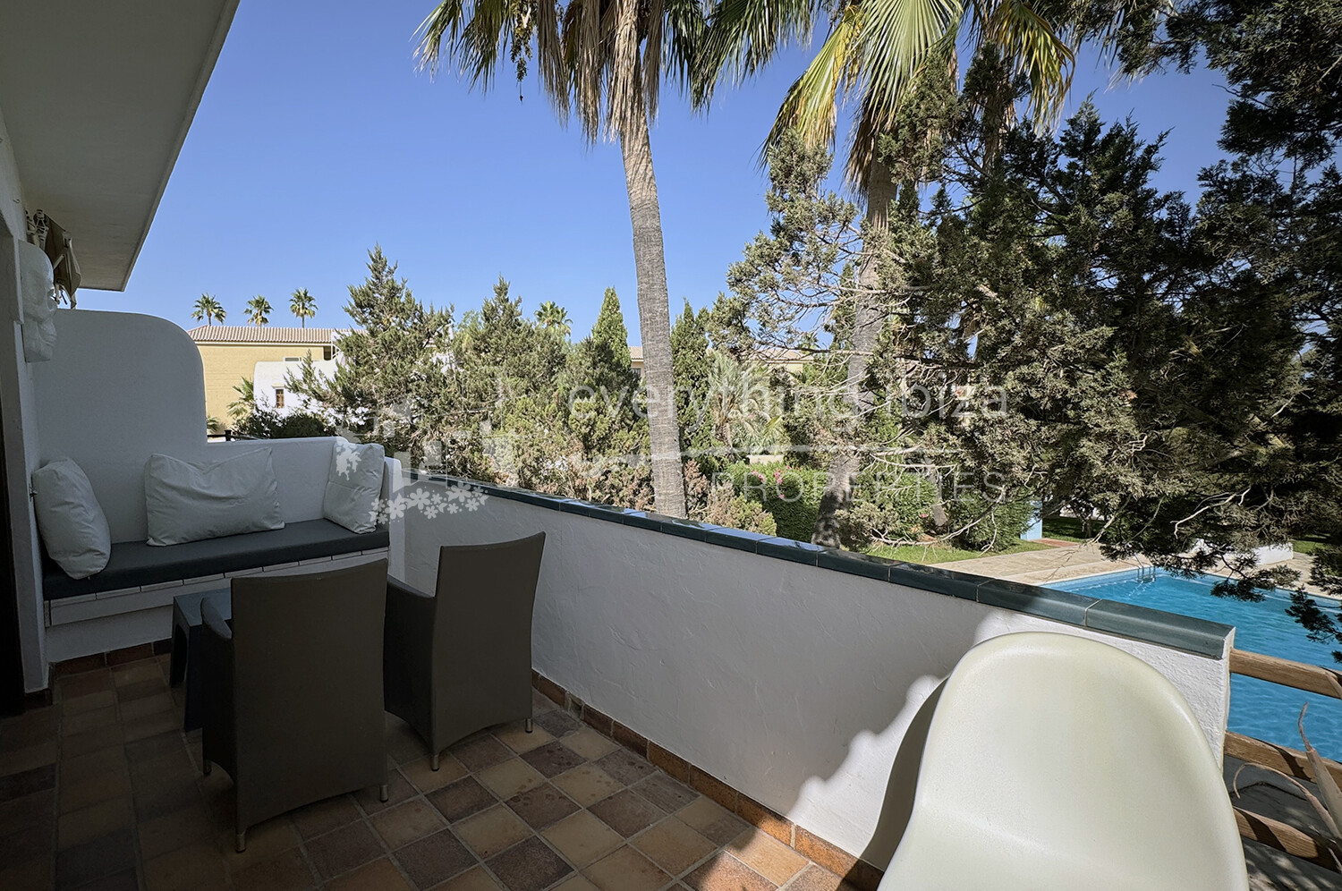 Beautiful Penthouse Apartment with Roof Terrace & Close to the Beach, ref. 1729, for sale in Ibiza by everything ibiza Properties