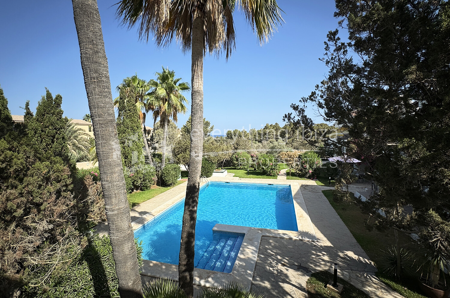 Beautiful Penthouse Apartment with Roof Terrace & Close to the Beach, ref. 1729, for sale in Ibiza by everything ibiza Properties