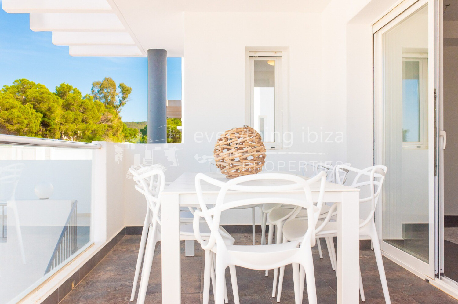 Elegant 5 Bedroomed Detached House with Pool and Tourist License, ref. 1721, for sale in Ibiza by everything ibiza Properties