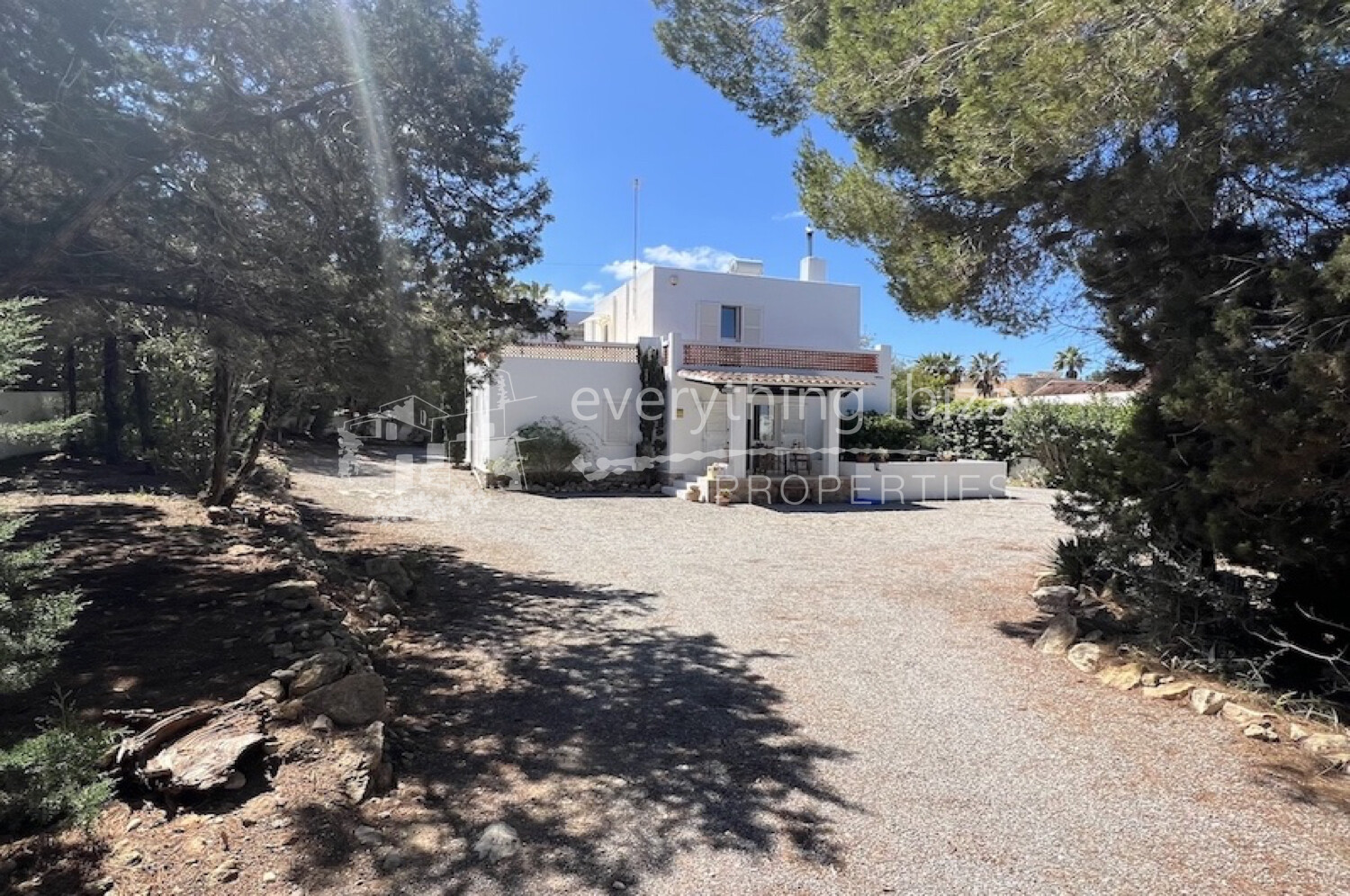 Charming Traditional 3 Bed Detached Villa Ideal for Design Refresh, ref. 1731, for sale in Ibiza by everything ibiza Properties