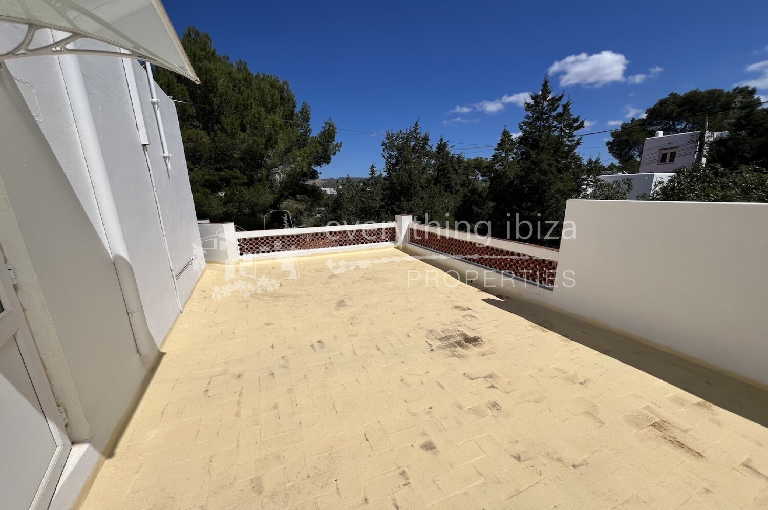 Charming Traditional 3 Bed Detached Villa Ideal for Design Refresh, ref. 1731, for sale in Ibiza by everything ibiza Properties