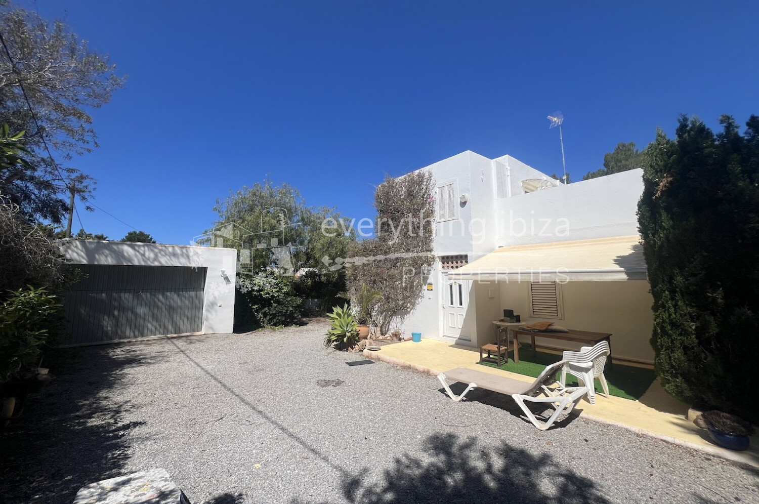 Charming Traditional 3 Bed Detached Villa Ideal for Design Refresh, ref. 1731, for sale in Ibiza by everything ibiza Properties