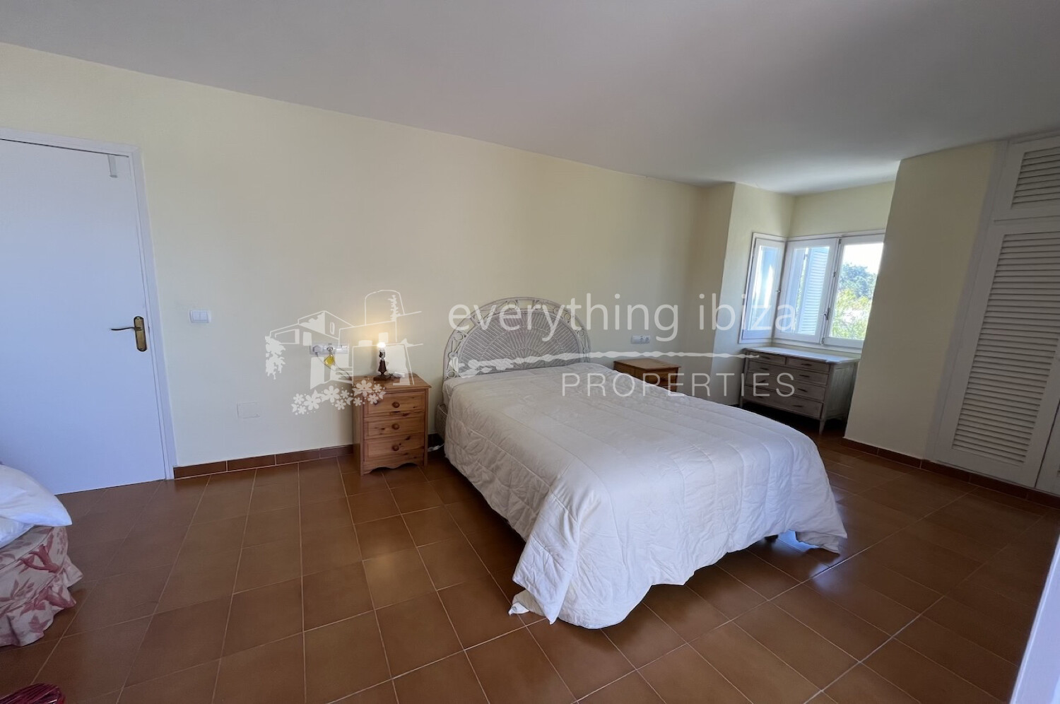 Charming Traditional 3 Bed Detached Villa Ideal for Design Refresh, ref. 1731, for sale in Ibiza by everything ibiza Properties