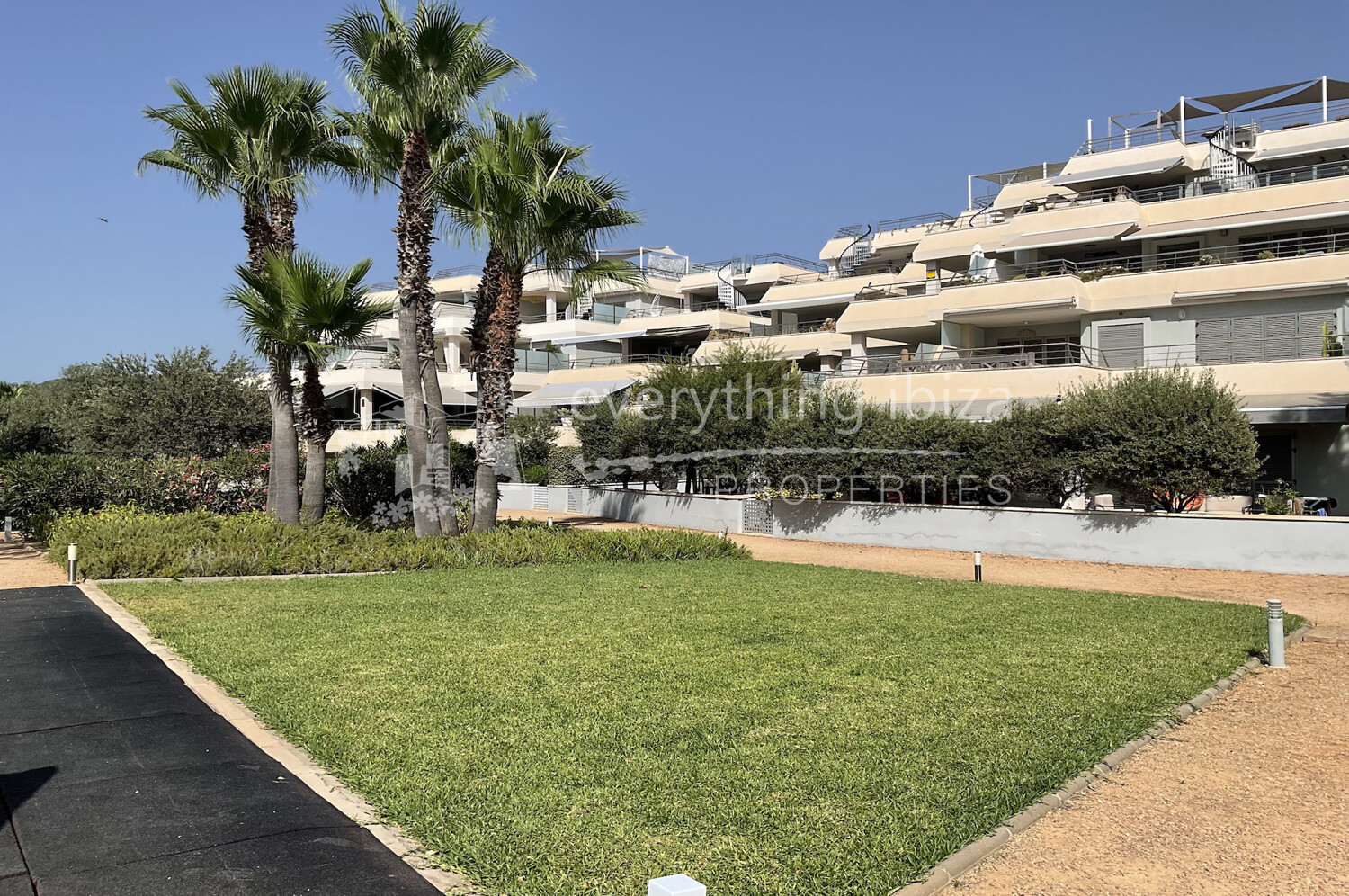 Impressive 2 Bed Apartment in Elite Complex Close to the Stunning Beach, ref. 1744, for sale in Ibiza by everything ibiza Properties