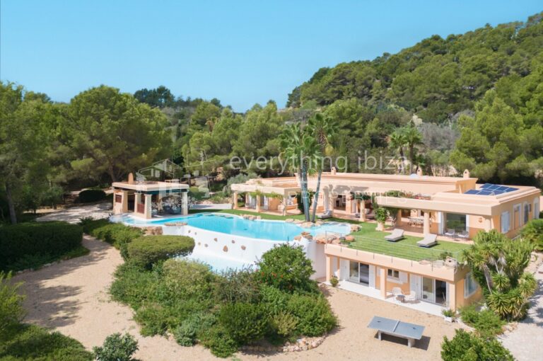 Exquisitely Renovated 5 Bedroom Villa with Breathtaking Panoramic Views, ref. 1745, for sale in Ibiza by everything ibiza Properties