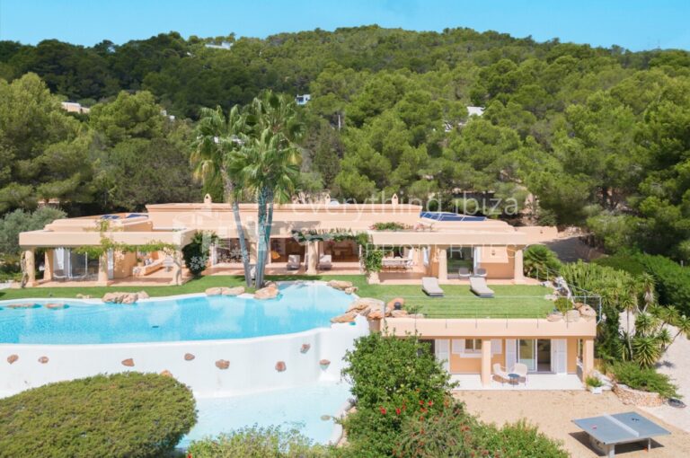 Exquisitely Renovated 5 Bedroom Villa with Breathtaking Panoramic Views, ref. 1745, for sale in Ibiza by everything ibiza Properties