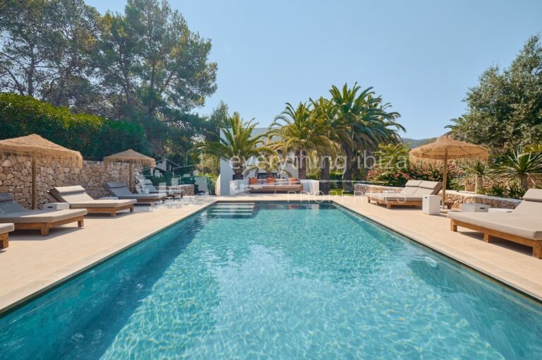 Stunning Country Villa Set in Beautiful Grounds with Guest House & Tourist License, ref. 1747, for sale in Ibiza by everything ibiza Properties