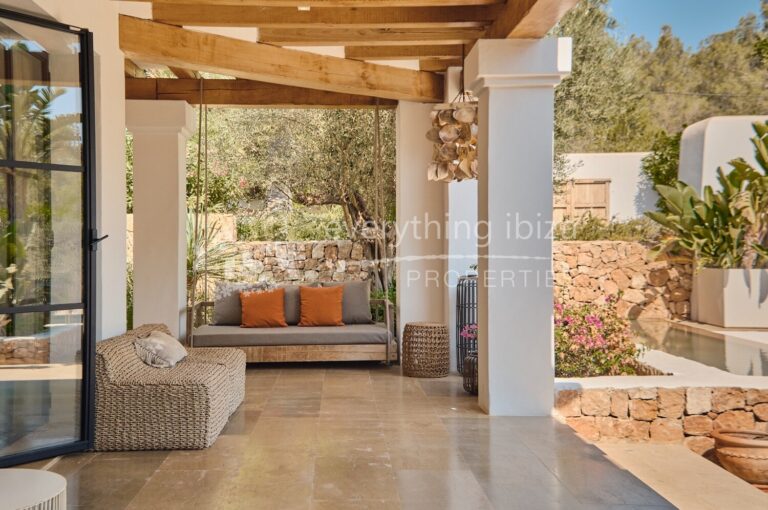 Stunning Country Villa Set in Beautiful Grounds with Guest House & Tourist License, ref. 1747, for sale in Ibiza by everything ibiza Properties