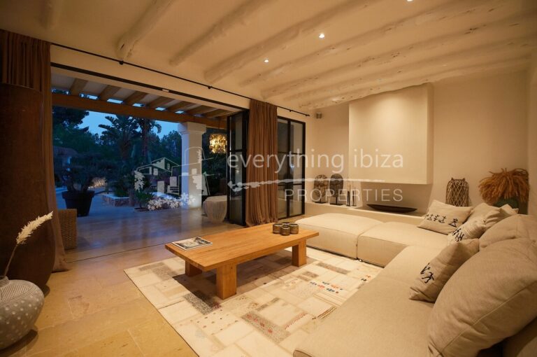 Stunning Country Villa Set in Beautiful Grounds with Guest House & Tourist License, ref. 1747, for sale in Ibiza by everything ibiza Properties