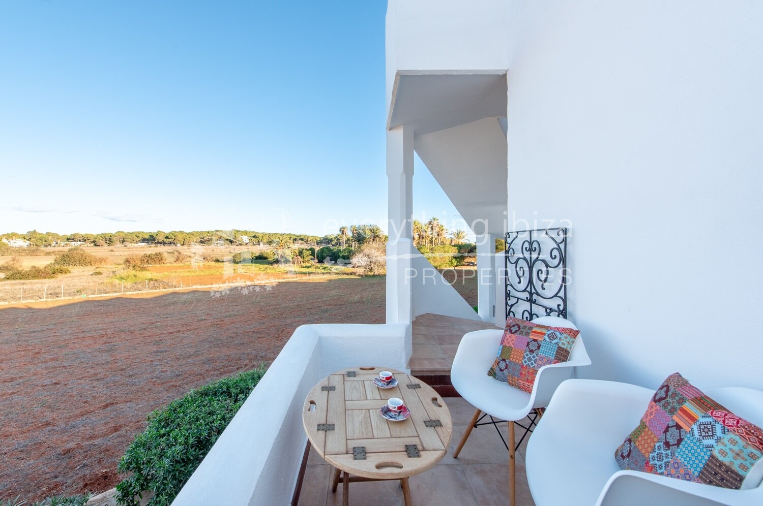 Luxuriously Renovated Penthouse with Private Rooftop, Just Steps from the Beach, ref. 1750, for sale in Ibiza by everything ibiza Properties