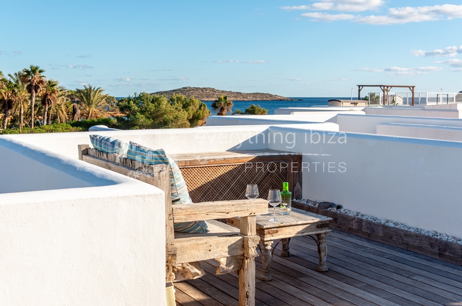 Luxuriously Renovated Penthouse with Private Rooftop, Just Steps from the Beach, ref. 1750, for sale in Ibiza by everything ibiza Properties