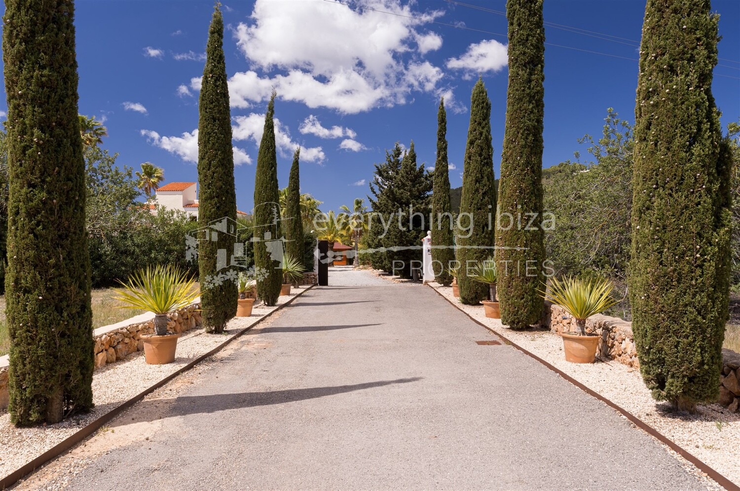 Elegant, Luxury Detached Villa in a Peaceful Rural Setting Close to San Jordi, ref. 1757, for sale in Ibiza by everything ibiza Properties