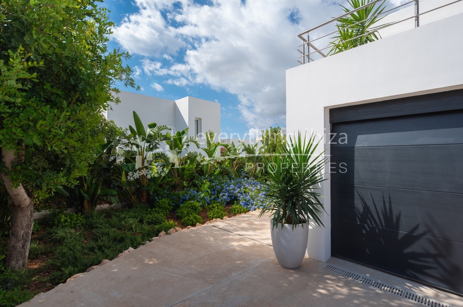 Cosmopolitan Luxury Chic Villa with Private Pool and Tourist Rental License, ref. 1765, for sale in Ibiza by everything ibiza Properties