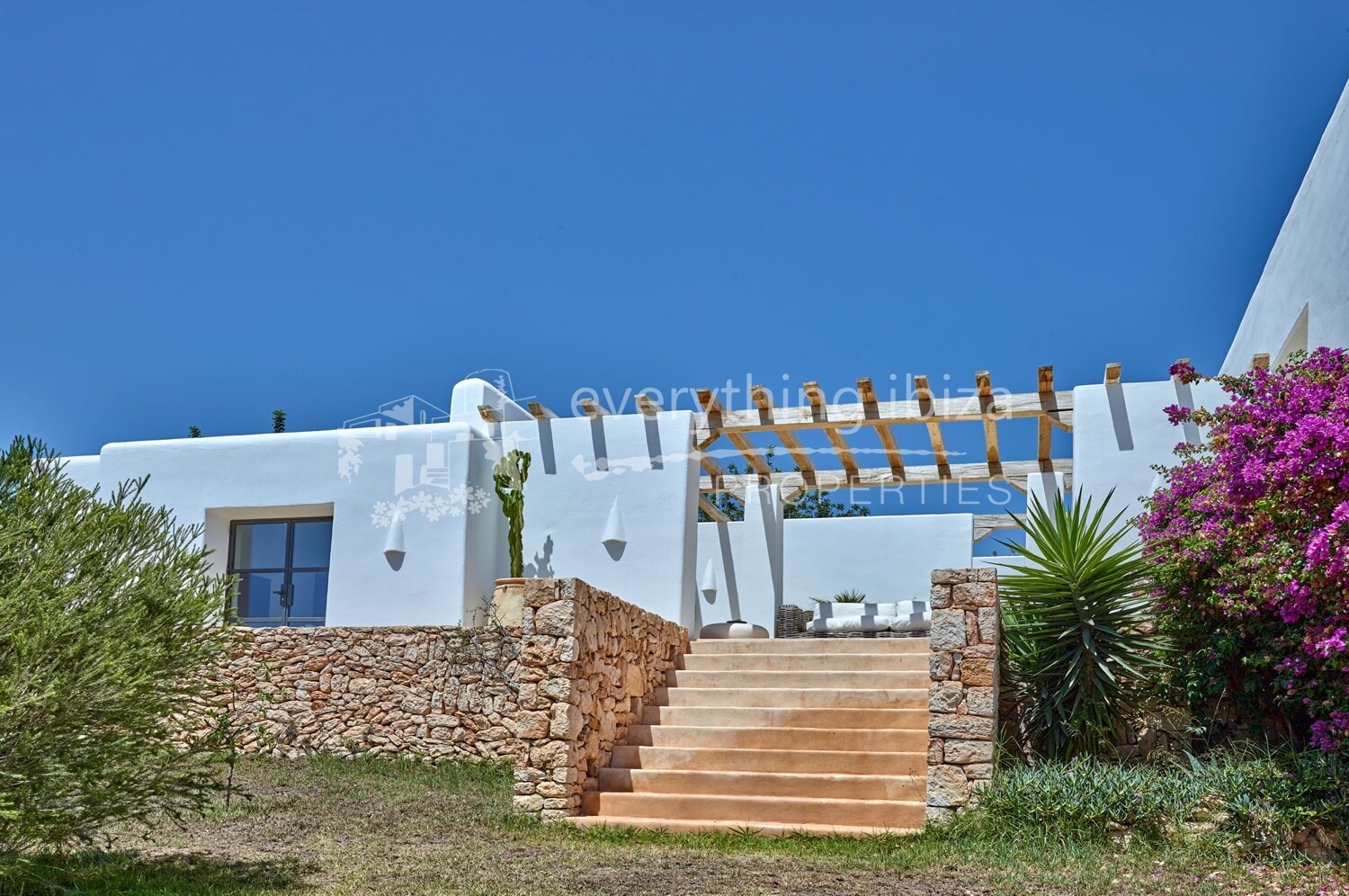 Stylish Luxurious Blakstad Finca on a Large Rural Plot Close to Santa Gertrudis, ref. 1763, for sale in Ibiza by everything ibiza Properties