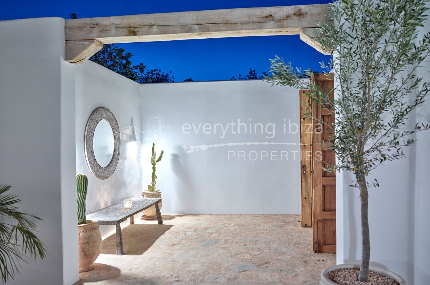 Stylish Luxurious Blakstad Finca on a Large Rural Plot Close to Santa Gertrudis, ref. 1763, for sale in Ibiza by everything ibiza Properties