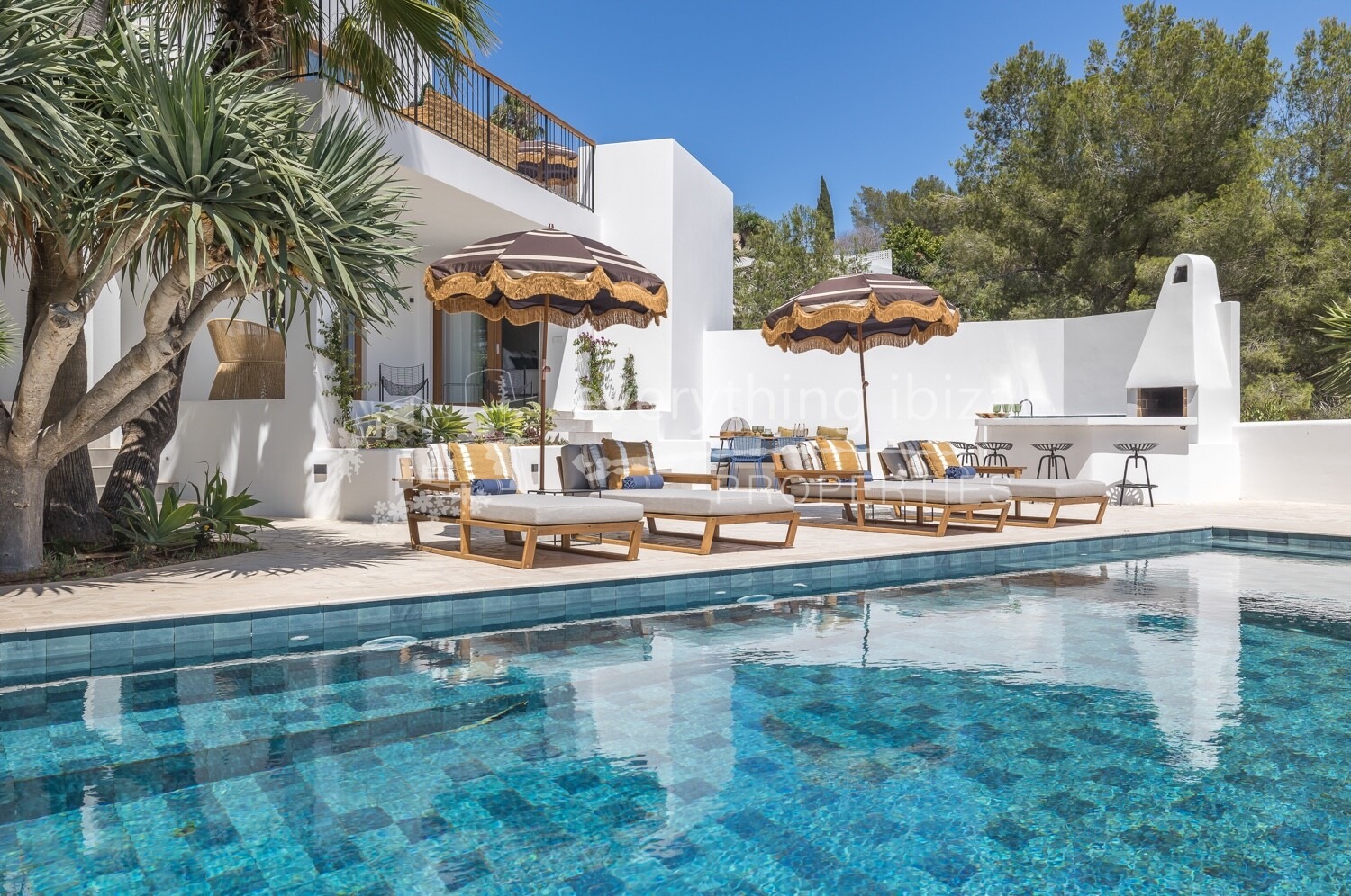 Beautiful Cosmopolitan Villa with Stunning Infinity Pool and Panoramic Views, ref. 1769, for sale in Ibiza by everything ibiza Properties