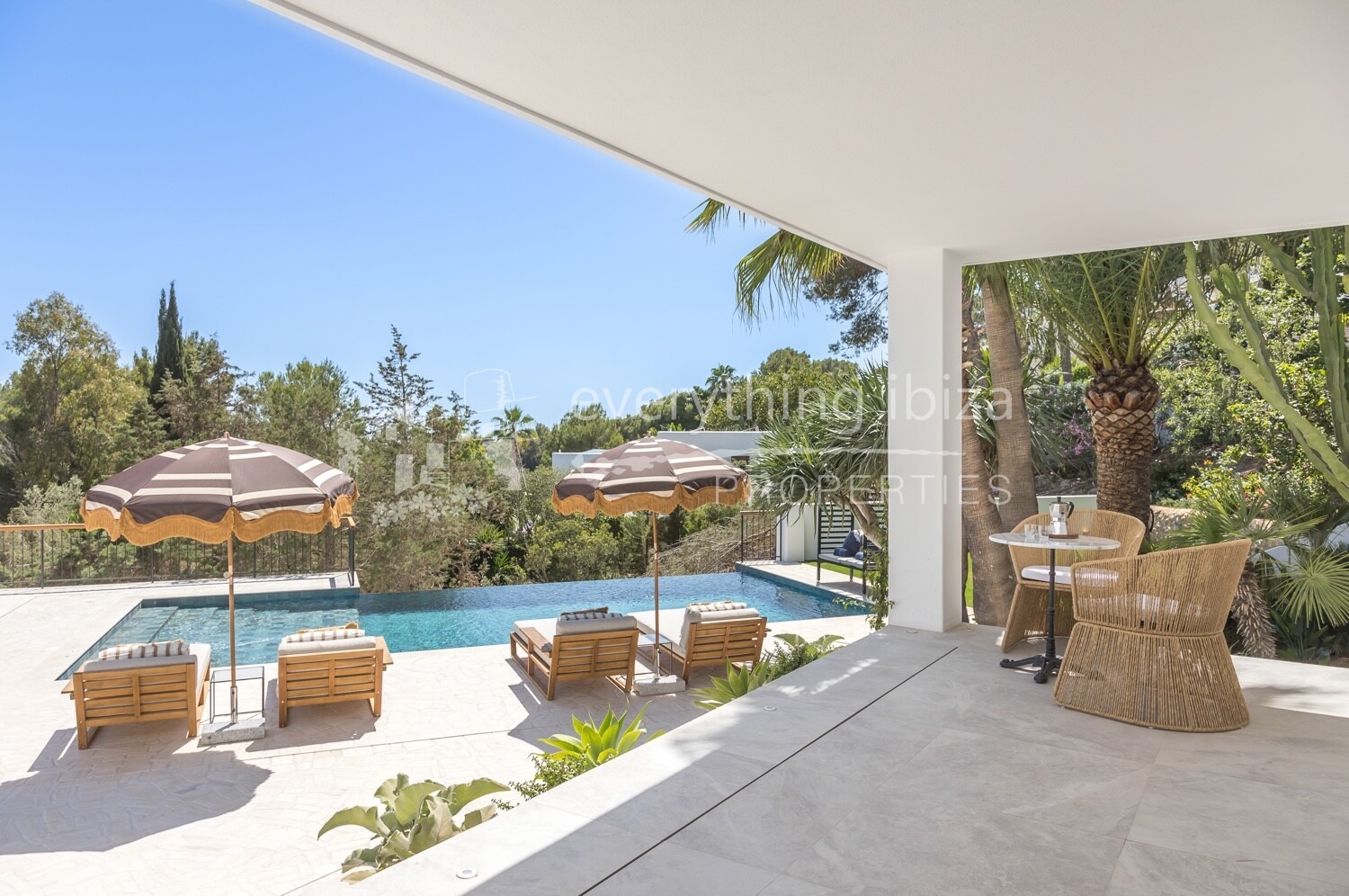 Beautiful Cosmopolitan Villa with Stunning Infinity Pool and Panoramic Views, ref. 1769, for sale in Ibiza by everything ibiza Properties