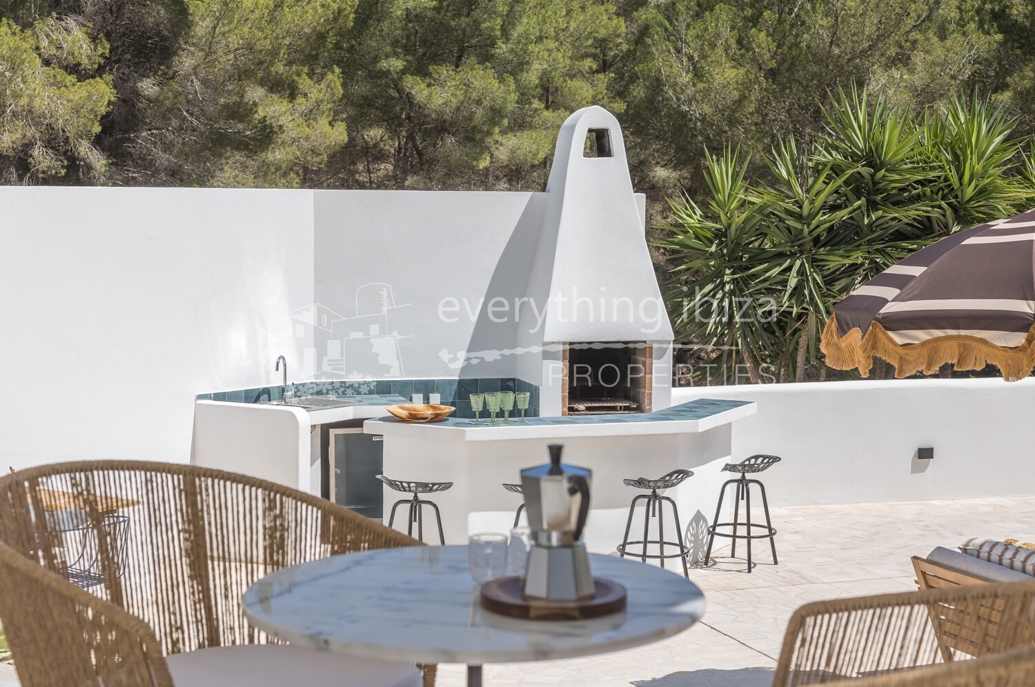 Beautiful Cosmopolitan Villa with Stunning Infinity Pool and Panoramic Views, ref. 1769, for sale in Ibiza by everything ibiza Properties