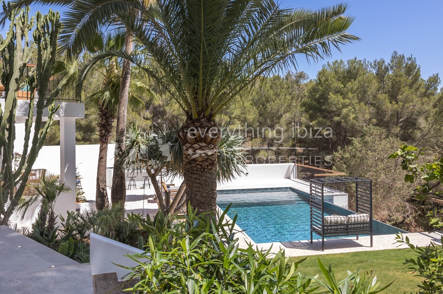 Beautiful Cosmopolitan Villa with Stunning Infinity Pool and Panoramic Views, ref. 1769, for sale in Ibiza by everything ibiza Properties