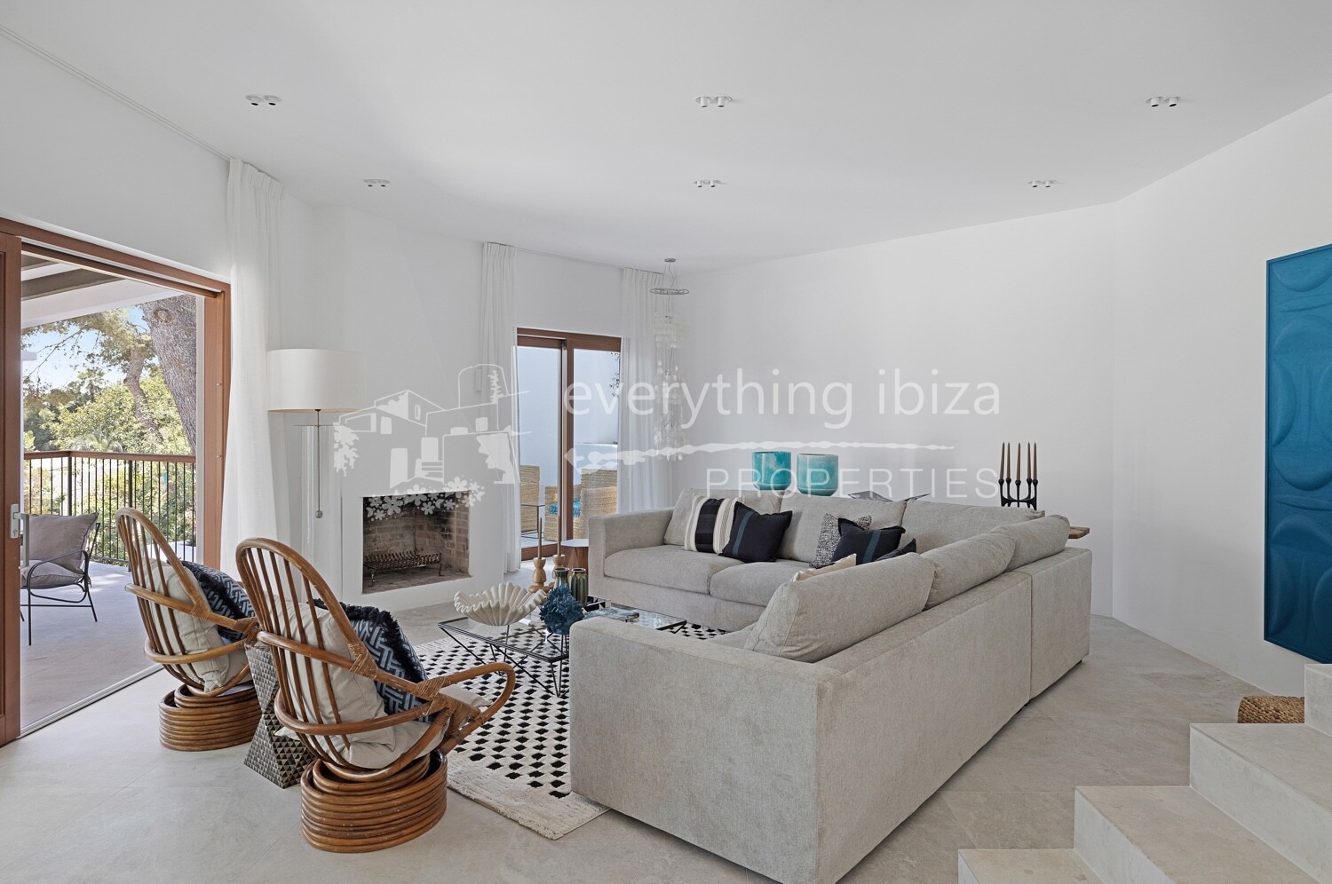 Beautiful Cosmopolitan Villa with Stunning Infinity Pool and Panoramic Views, ref. 1769, for sale in Ibiza by everything ibiza Properties